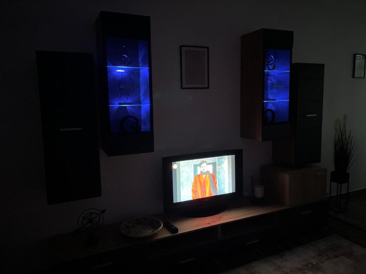 Central Studio Lcs Hunedoara Buitenkant foto