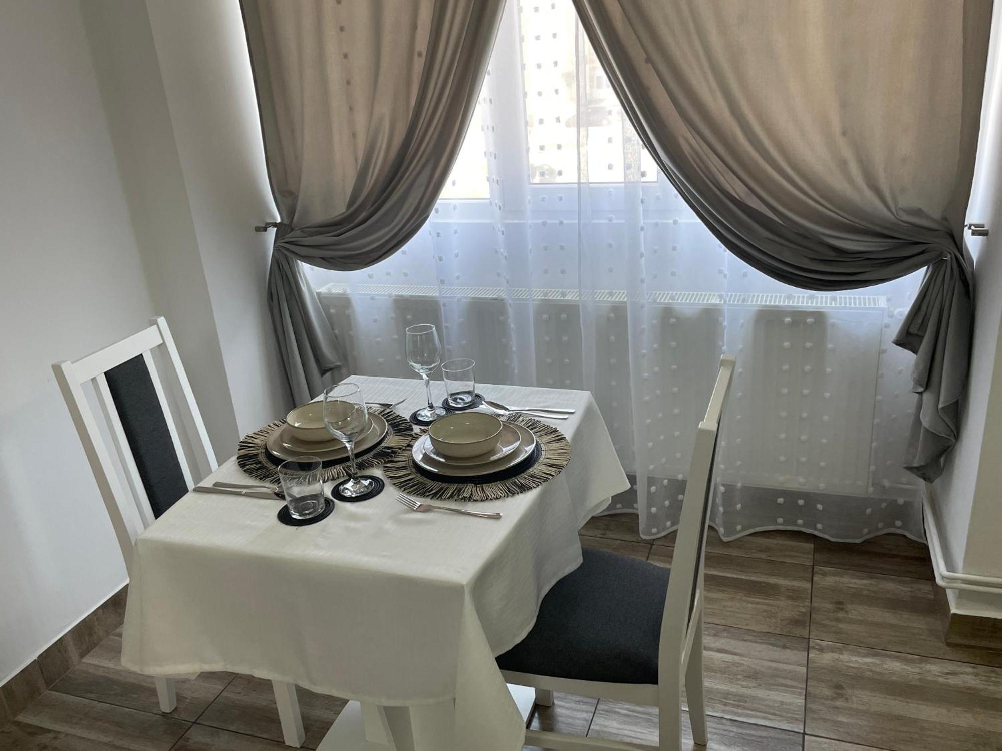Central Studio Lcs Hunedoara Buitenkant foto
