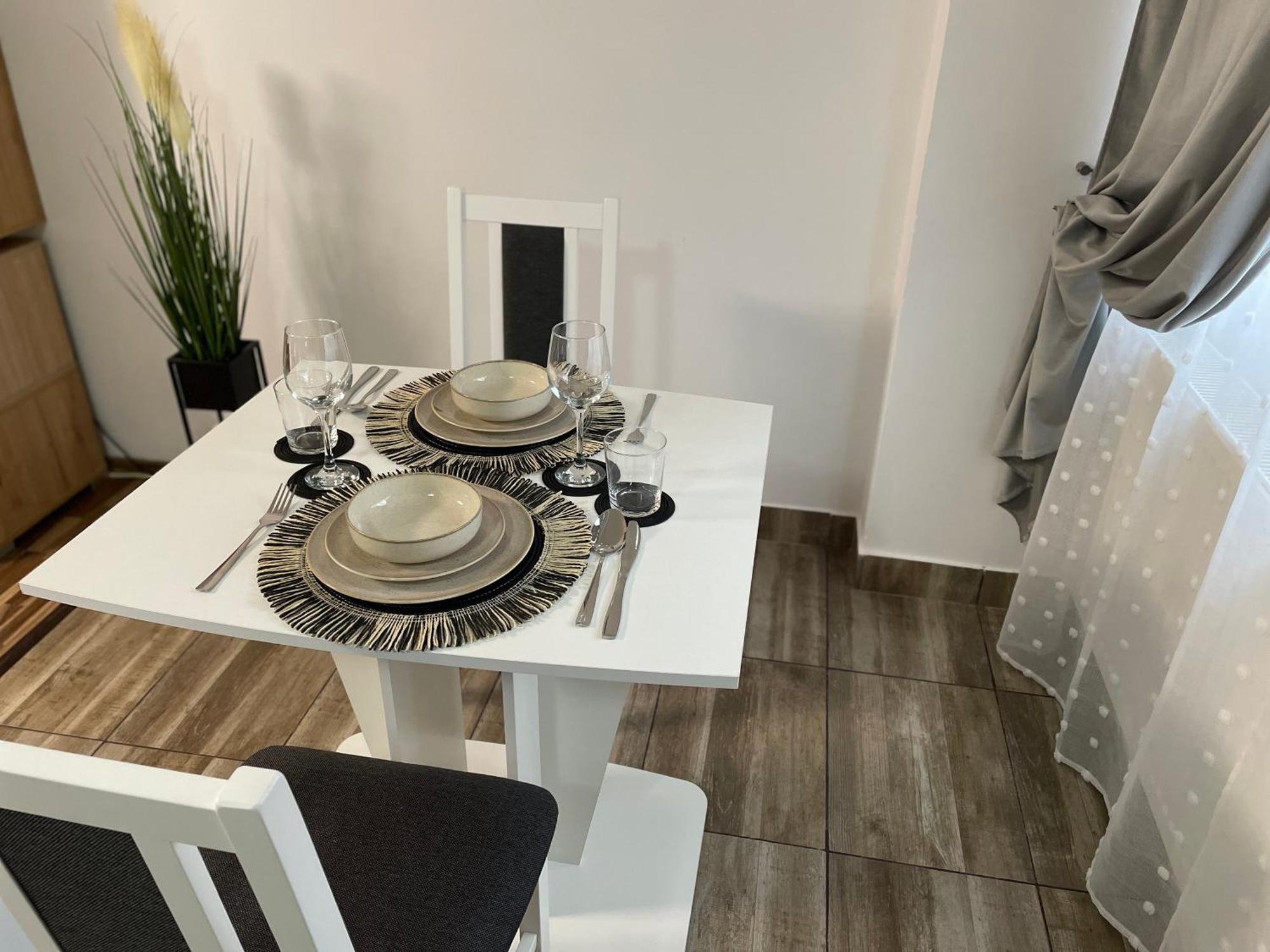 Central Studio Lcs Hunedoara Buitenkant foto