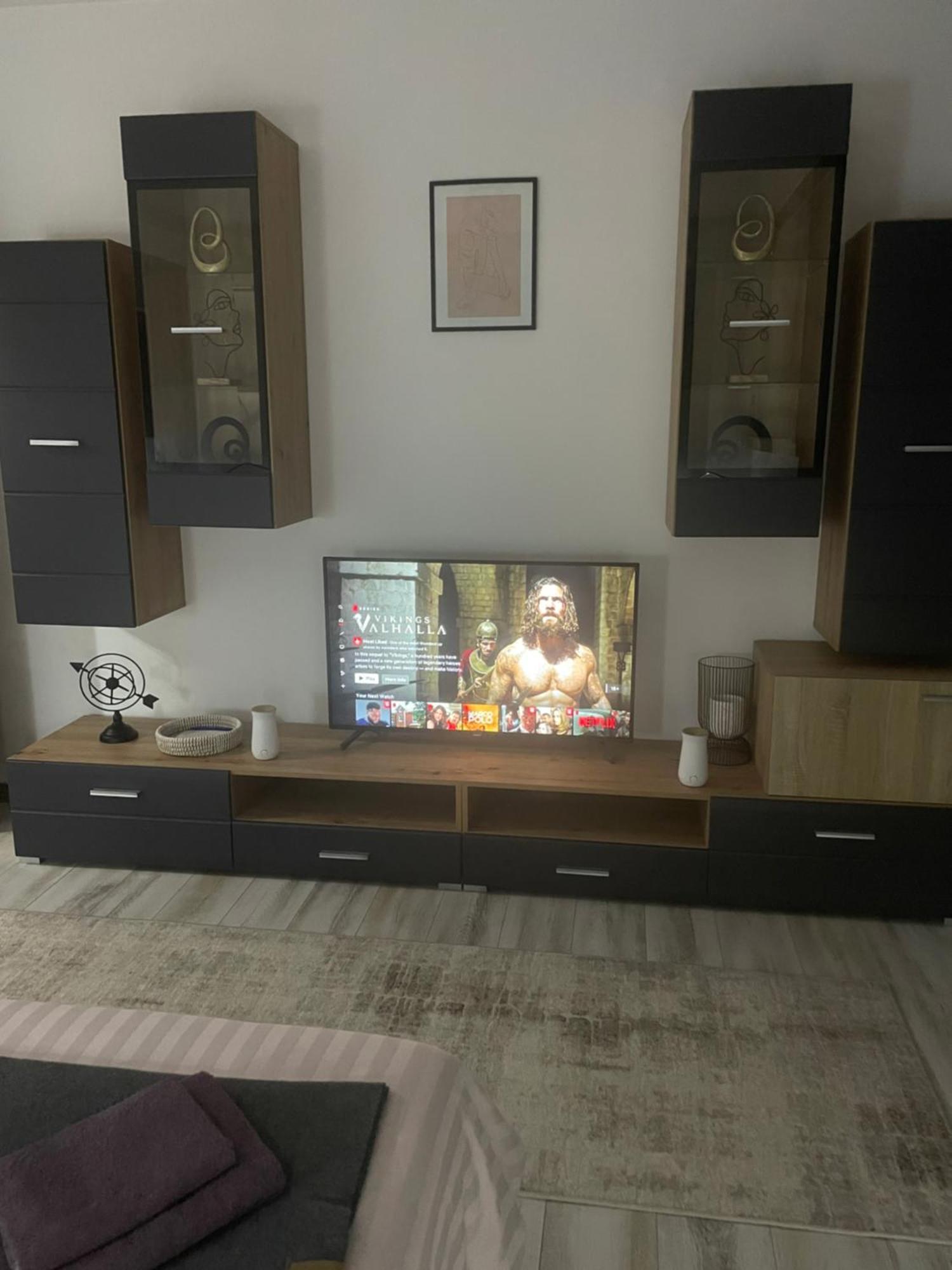 Central Studio Lcs Hunedoara Buitenkant foto